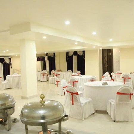 The Grand Orion Hotel Chinhat Exterior photo