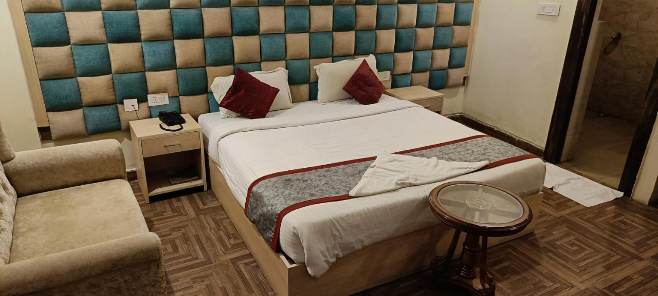 The Grand Orion Hotel Chinhat Exterior photo